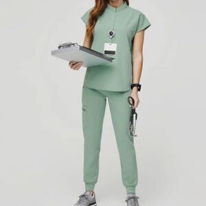 Women’s Figs Rafaela and Zamora Set in Jade, Small